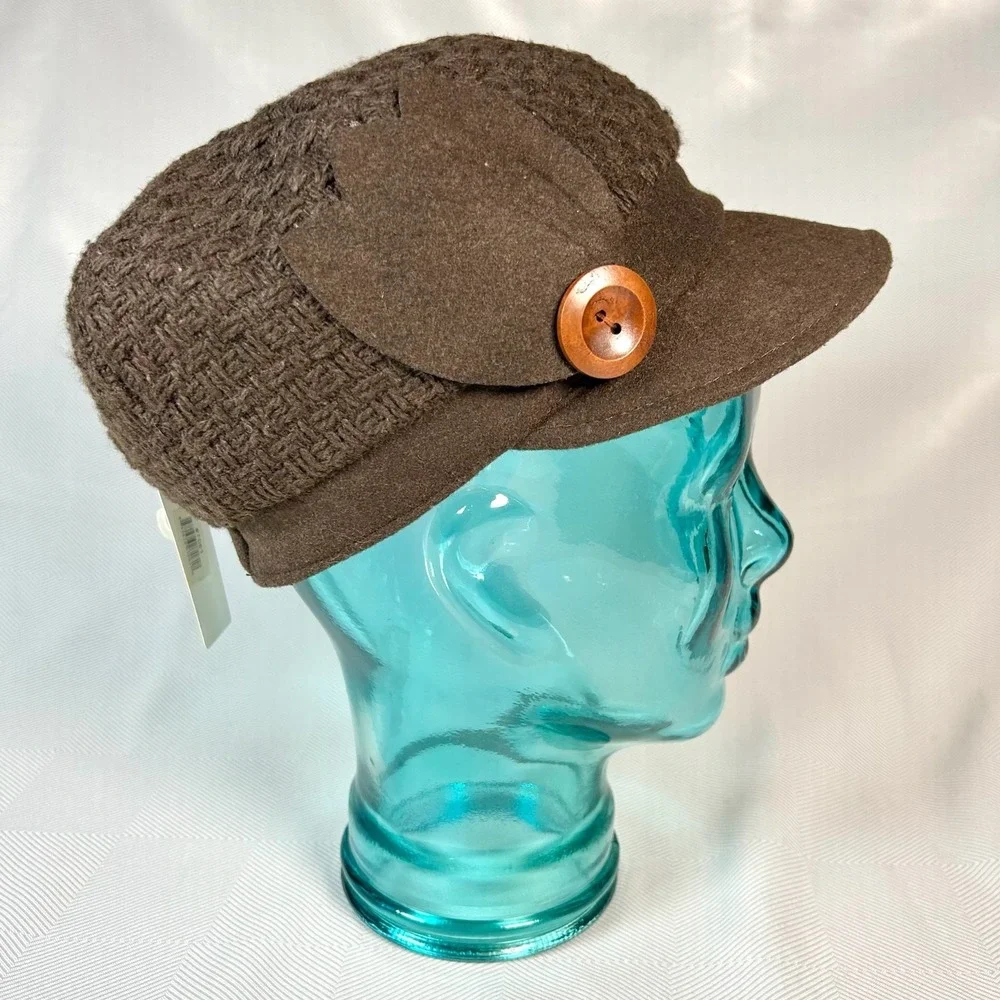 Newsboy Cap Hat Mod Brown Woven Sweater Knit Felt Brim Leaf & Button Detail OSFM